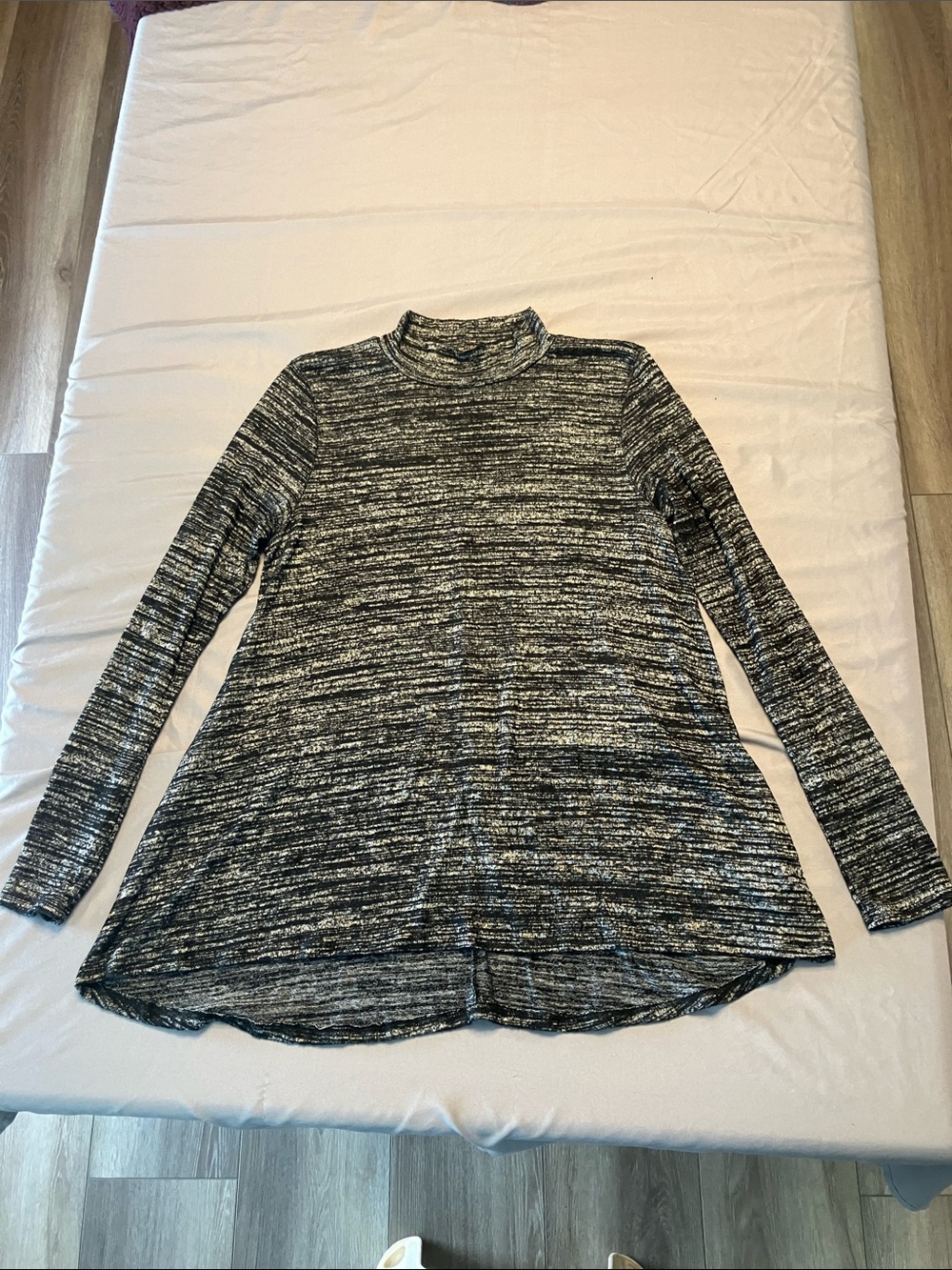 Acemi Black and White Space-Dye Long Sleeve Mock Neck Top